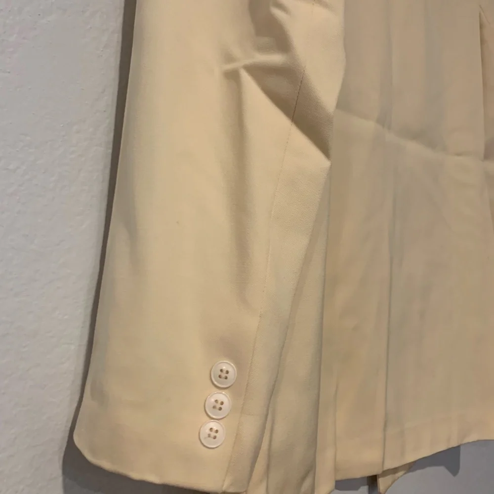 Christian Dior - Picture 5 of 12